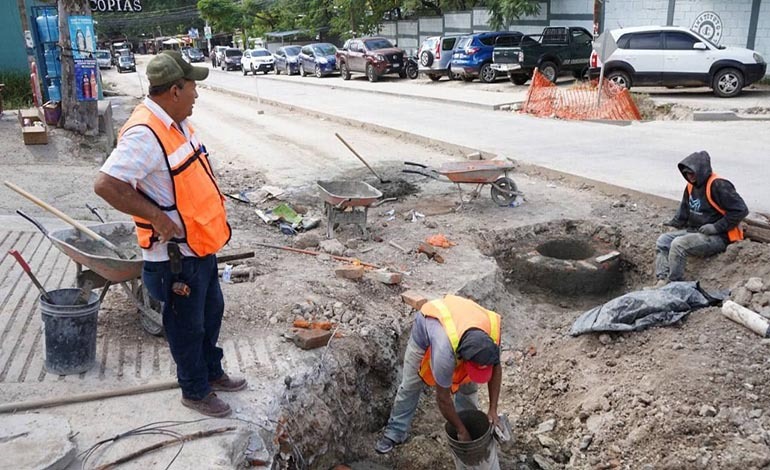 Repararán sistema hidrosanitario y vía principal en El&nbsp;Álamo