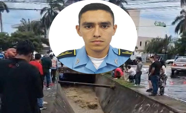 Inspector desaparece tras salvar a niño en aguas&nbsp;crecidas