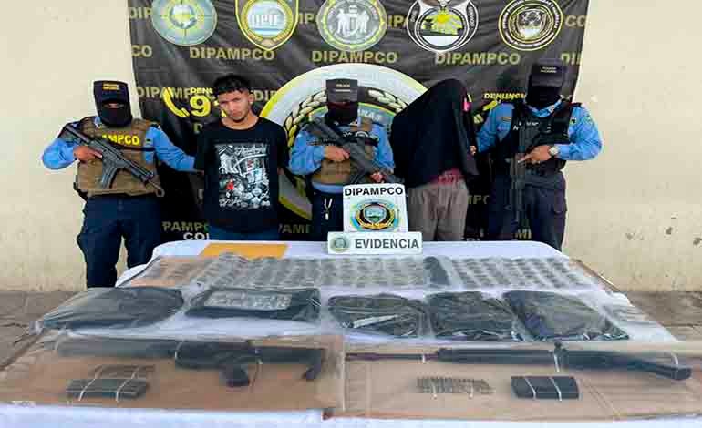 DIPAMPCO captura a gatilleros en posesión de fusiles e indumentaria&nbsp;militar