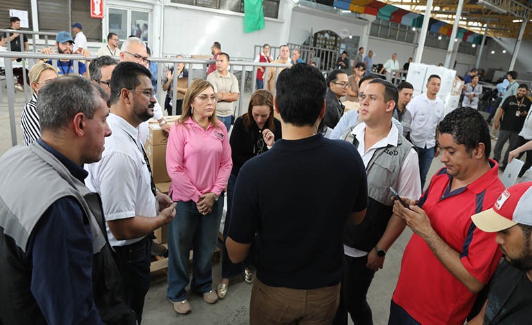 Consejeros inspeccionan equipos&nbsp;retornados