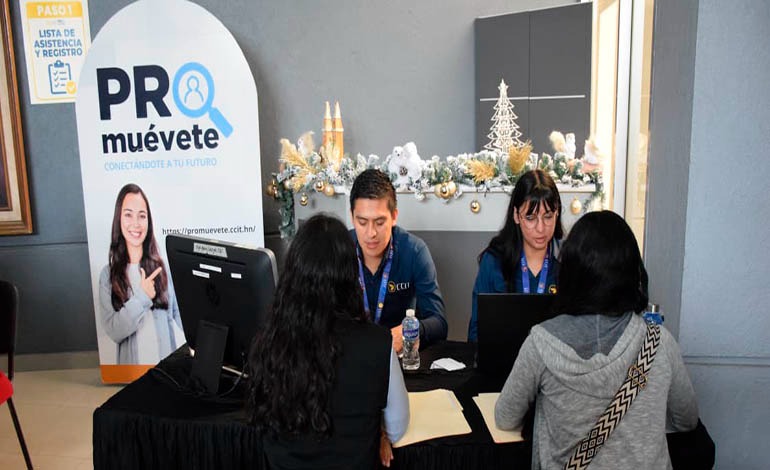 Batallón de desempleados por una&nbsp;chamba