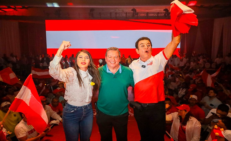 “Chano” Rivera depone candidatura y se une a Salvador&nbsp;Nasralla