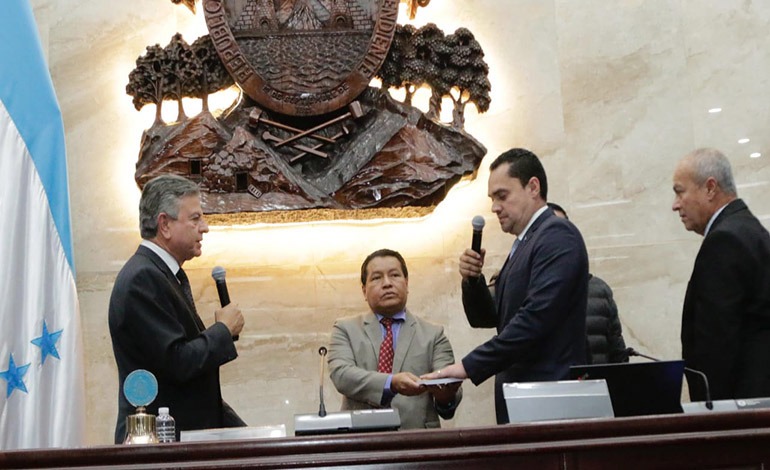 Tomás Zambrano es electo presidente de la Junta Directiva Provisional del CN