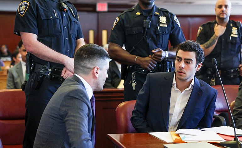 Mark Anderson arrestado por hacerse pasar por agente del&nbsp;FBI