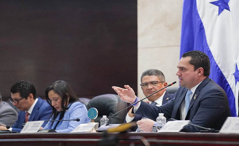 CN le quita los poderes de Rebeca Ráquel&nbsp;Obando