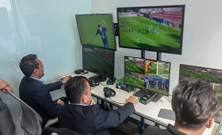 El fútbol hondureño avanza hacia la tecnología arbitral