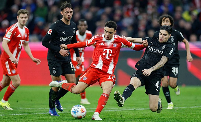 Golazo de Luis Díaz y Bayern doblega al Borussia Moenchengladbach