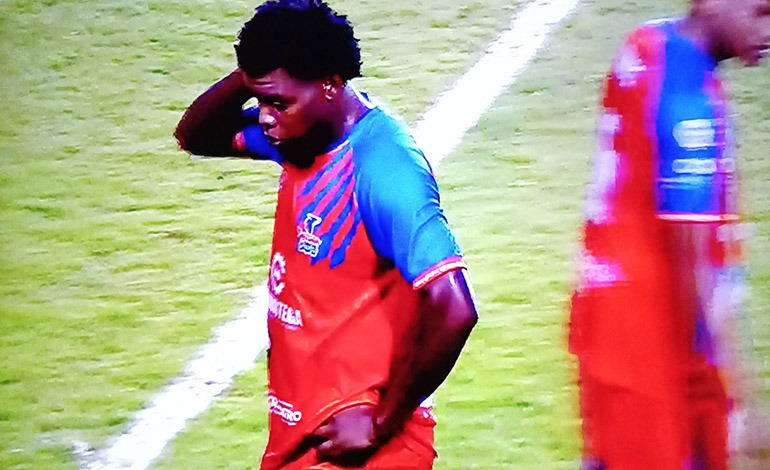 5 partidos y multa de 6 mil por “la&nbsp;tocadita”