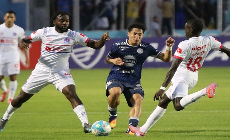 Cuando los leones rugen: Las águilas no se atreven