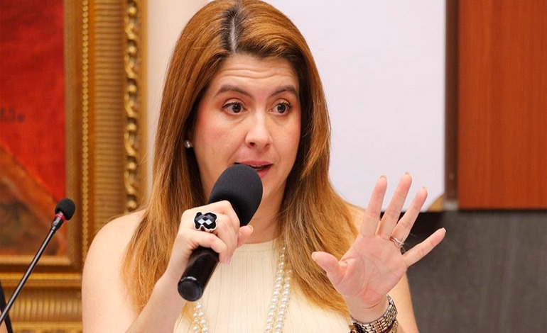 Cossette López denuncia&nbsp;amenazas