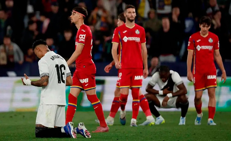 Levante y Kervin Arriaga desperdician chance de&nbsp;oro