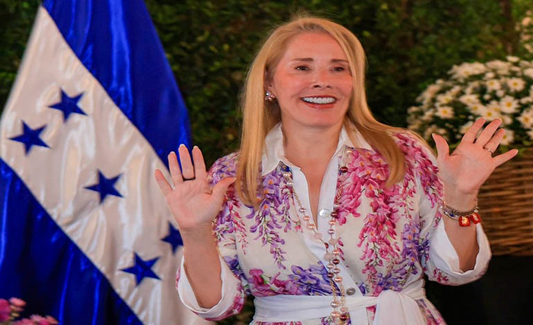 Entre abrazos y gratitud: la Primera Dama honra a las madres en su&nbsp;día