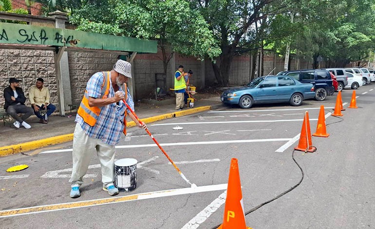 Tegucigalpa avanza en la señalización de puntos de taxi