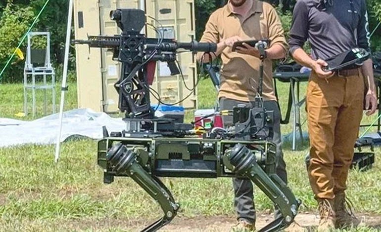 Taiwán presenta perros robots armados