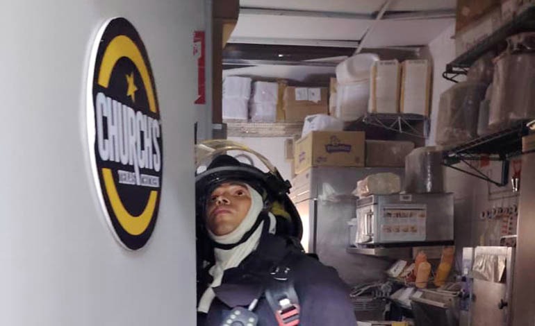 Explota chimbo de gas y se desata la locura en el Mall Multiplaza