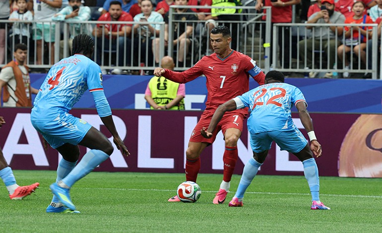 Portugal tropieza y Cristiano no&nbsp;perdona