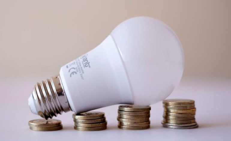 La CREE autoriza alza del 12.48% en tarifa eléctrica para tercer trimestre