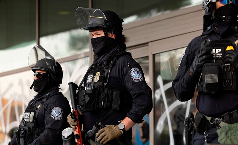 Trump ordena al ICE no frenar los controles de&nbsp;tráfico