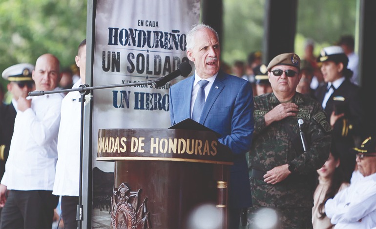 Asfura rinde homenaje a los veteranos de guerra y reafirma compromiso con su bienestar