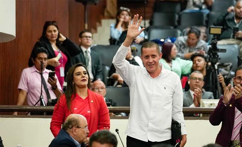 Se reincorpora diputado Octavio Morales tras su recuperación de salud