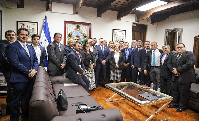 Congreso activa plan de emergencia para salvar&nbsp;camaroneros