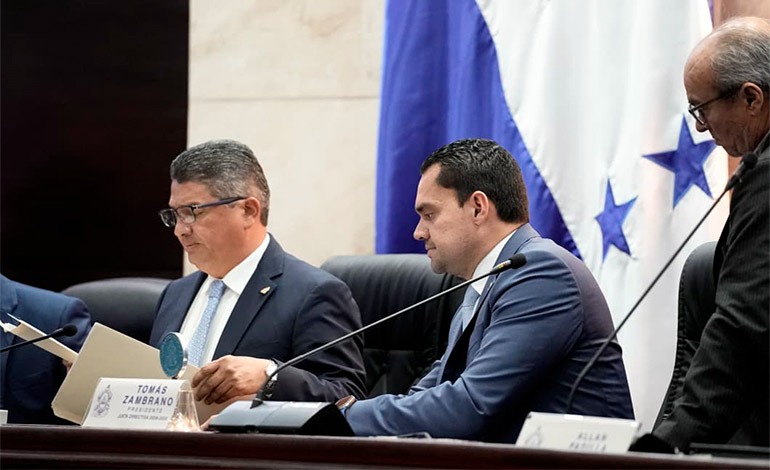 Diputados de las 5 bancadas votaron por la reforma&nbsp;energética