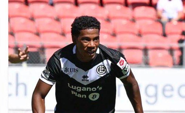 Wolverhampton pone la mira en Dereck Moncada