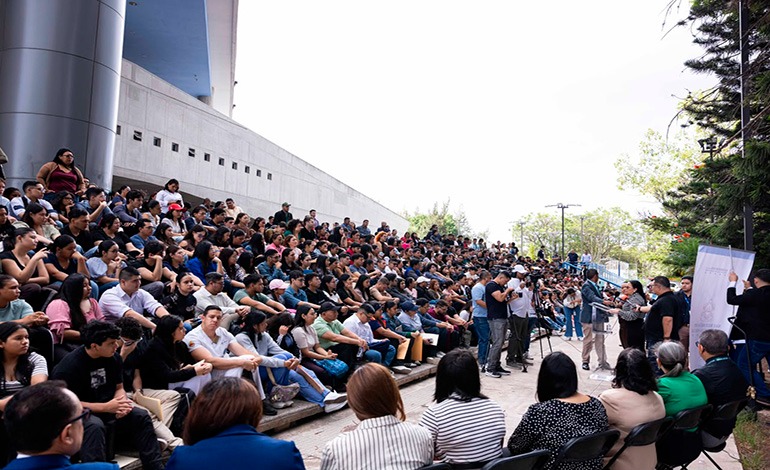 Sedesol destina L500 millones para otorgar becas a estudiantes